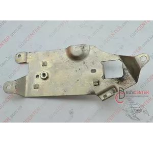Кронштейн крепления ручки двери передней правой внутренней Fiat Ducato 1332742080 Кронштейн крепления ручки двери передней правой внутренней Fiat Ducato 1332742080