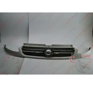Решетка радиатора до 2007 Opel Vivaro 91166765 8200044873 Решетка радиатора до 2007 Opel Vivaro 91166765 8200044873