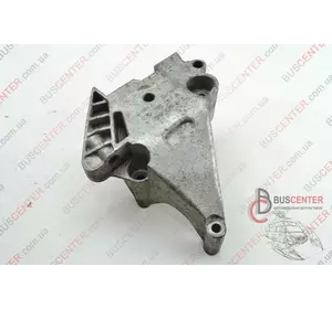 Кронштейн крепления двигателя  правый Volkswagen Caddy 03G199207A Кронштейн крепления двигателя  правый Volkswagen Caddy 03G199207A