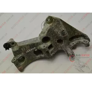 Кронштейн крепления генератора Renault Kangoo 8200473400 Кронштейн крепления генератора Renault Kangoo 8200473400
