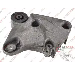 Кронштейн крепления подушки двигателя  правая Renault Laguna 8200024812 Кронштейн крепления подушки двигателя  правая Renault Laguna 8200024812