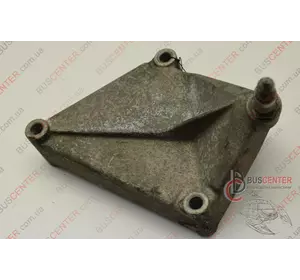 Кронштейн крепления подушки КПП Renault Kangoo 7700832251 Кронштейн крепления подушки КПП Renault Kangoo 7700832251