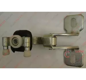 Ролик боковой правой сдвижной двери средний с рычагом Fiat Ducato 1334553080 GP1323758080 Ролик боковой правой сдвижной двери средний с рычагом Fiat Ducato 1334553080 GP1323758080