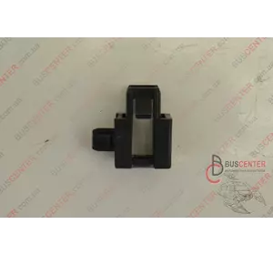 Крепление опоры (фиксатор) капота Renault Trafic 8200167534 Крепление опоры (фиксатор) капота Renault Trafic 8200167534