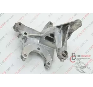 Кронштейн насоса гидроусилителя Renault Master 7701057926 Кронштейн насоса гидроусилителя Renault Master 7701057926