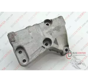 Кронштейн крепления двигателя  правый Renault Kangoo 112317173R Кронштейн крепления двигателя  правый Renault Kangoo 112317173R