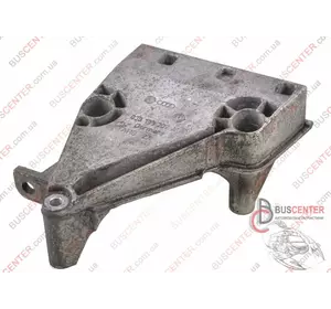 Кронштейн двигателя правый (опора, лапа) Volkswagen Golf 038199207AL Кронштейн двигателя правый (опора, лапа) Volkswagen Golf 038199207AL