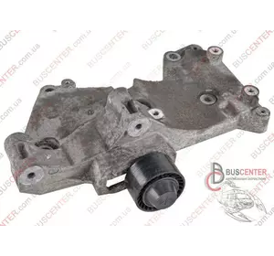 Кронштейн генератора Renault Clio 820058132 Кронштейн генератора Renault Clio 820058132