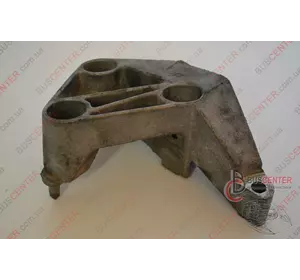 Кронштейн крепления двигателя правый Renault Kangoo 8200437464 Кронштейн крепления двигателя правый Renault Kangoo 8200437464