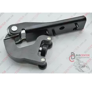 Ролик боковой правой сдвижной двери средний с рычагом Renault Master 8200661119 RBM 3354 Ролик боковой правой сдвижной двери средний с рычагом Renault Master 8200661119 RBM 3354